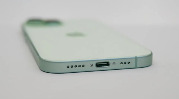 iPhone 15 Color4：Green-1